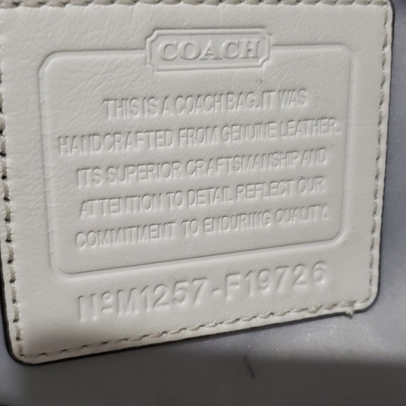 Authentic coach purse - Picture 3 of 3